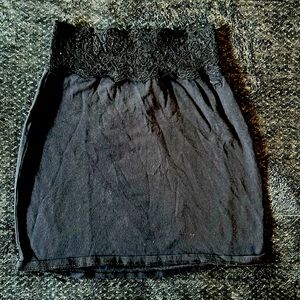 Itty bittty black skirt